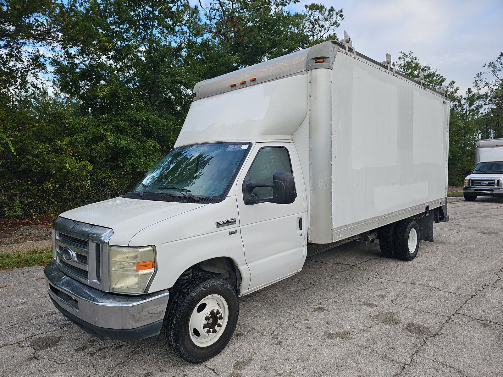 2013 Ford E-350 Box Truck 8cyl